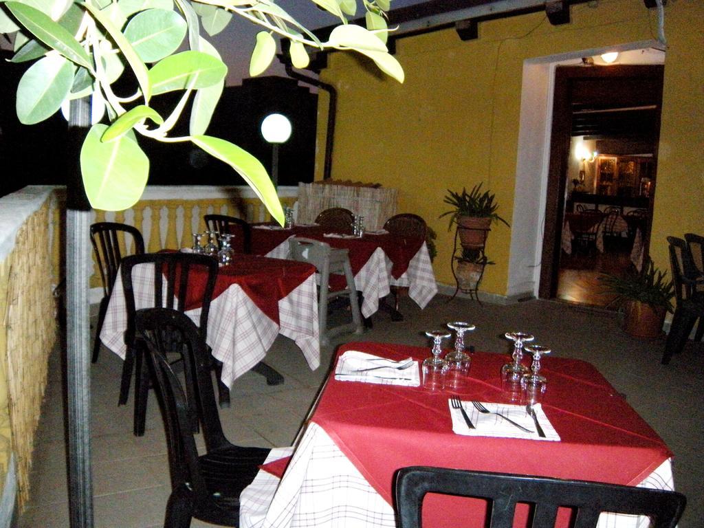 Hotel La Calabrese Isola Di Capo Rizzuto Екстер'єр фото