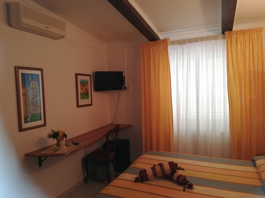 Hotel La Calabrese Isola Di Capo Rizzuto Екстер'єр фото