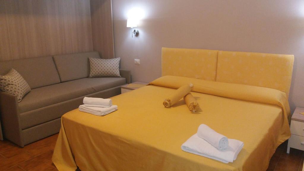 Hotel La Calabrese Isola Di Capo Rizzuto Екстер'єр фото
