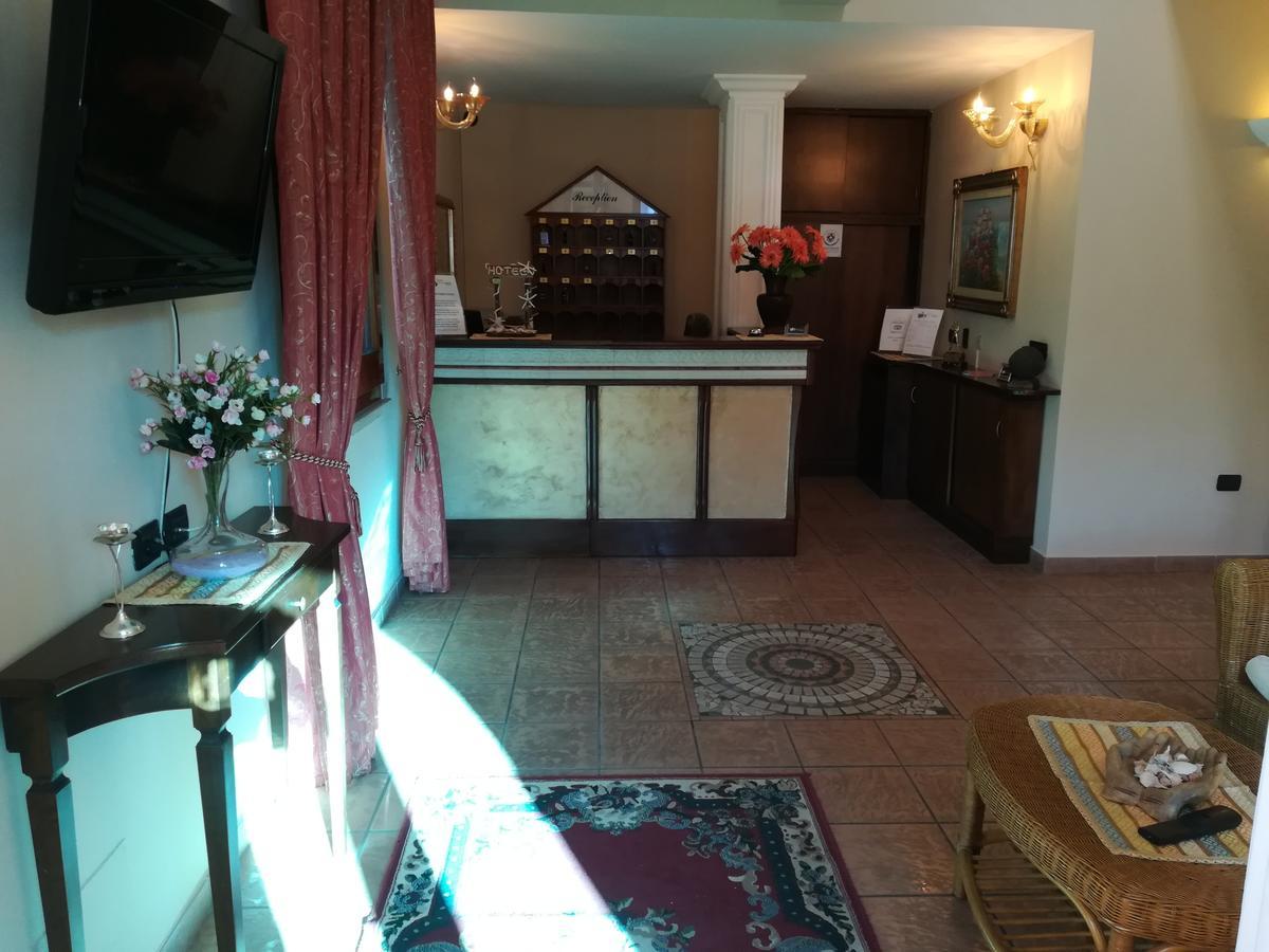 Hotel La Calabrese Isola Di Capo Rizzuto Екстер'єр фото