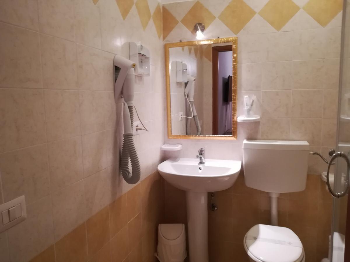 Hotel La Calabrese Isola Di Capo Rizzuto Екстер'єр фото