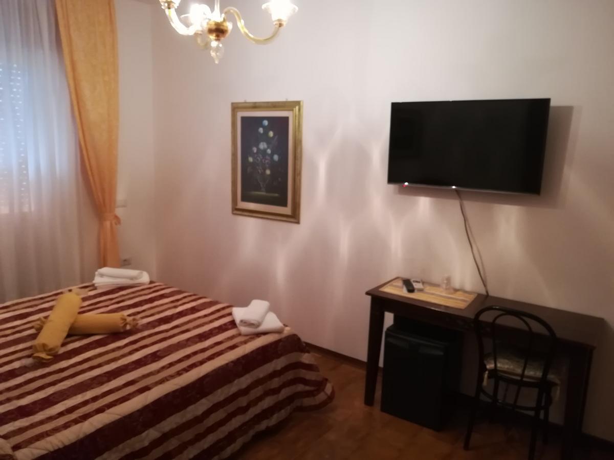 Hotel La Calabrese Isola Di Capo Rizzuto Екстер'єр фото