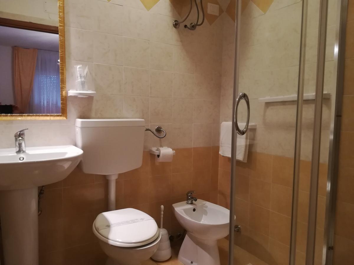 Hotel La Calabrese Isola Di Capo Rizzuto Екстер'єр фото