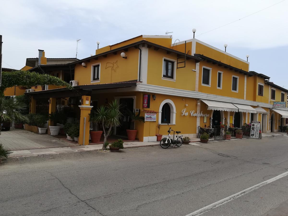 Hotel La Calabrese Isola Di Capo Rizzuto Екстер'єр фото
